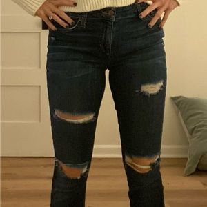 Mid rise distressed Hudson skinnies